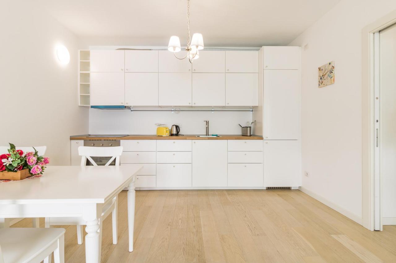 Apartment Azalea - Кремия Экстерьер фото